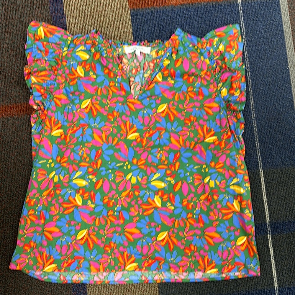 Size large bright , flattering, and light!